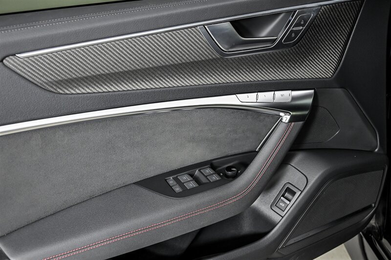 Used 2023 Audi RS 6 AWD/4WD image 13