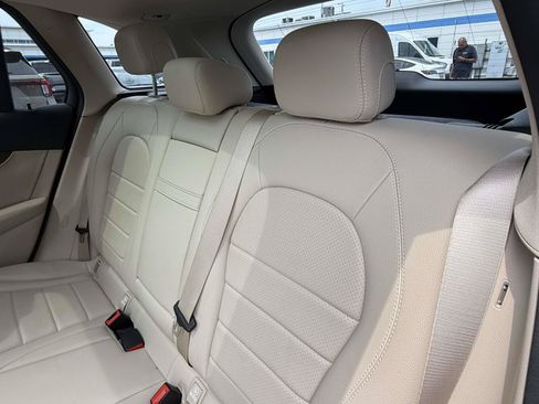 Used 2022 Mercedes-Benz GLC 300 4MATIC image 33