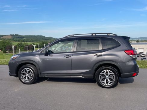 Certified 2024 Subaru Forester Premium AWD/4WD image 7