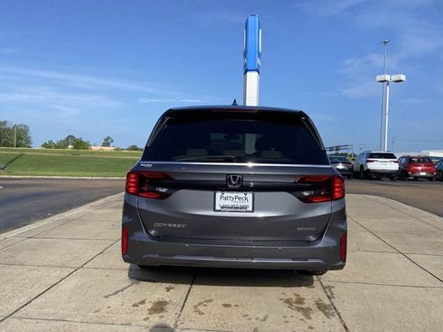 Used 2025 Honda Odyssey Touring image 10