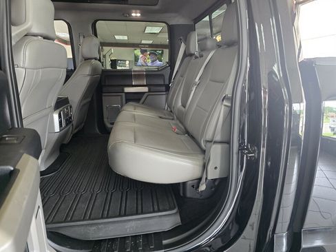Used 2017 Ford F150 Lariat w/ Equipment Group 502A Luxury AWD/4WD image 12