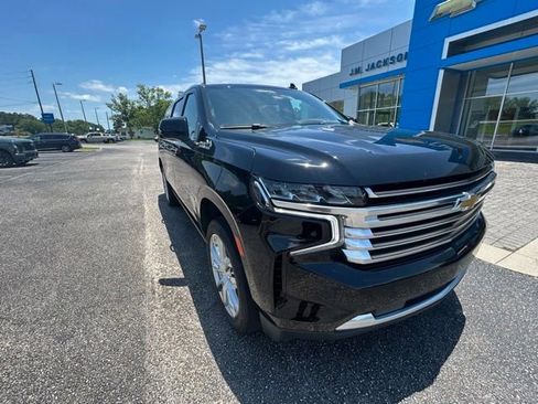 Used 2021 Chevrolet Suburban High Country RWD image 8