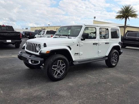 New 2026 Jeep Wrangler Sahara AWD/4WD image 3