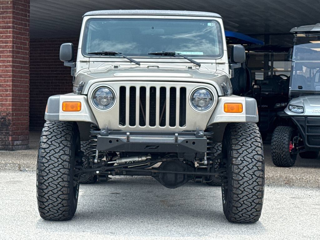 Used 2005 Jeep Wrangler Unlimited Rubicon w/ Sahara Edition Group AWD/4WD image 2
