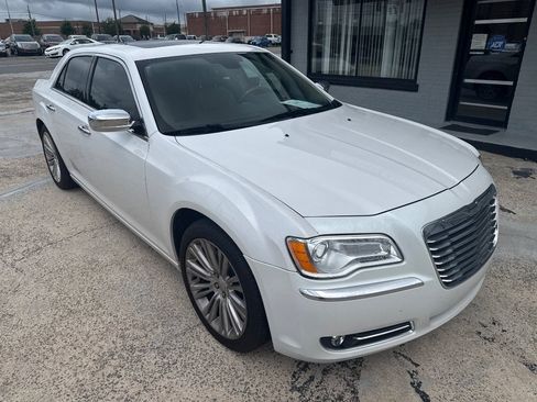 Used 2011 Chrysler 300 C w/ Sound Group RWD image 2