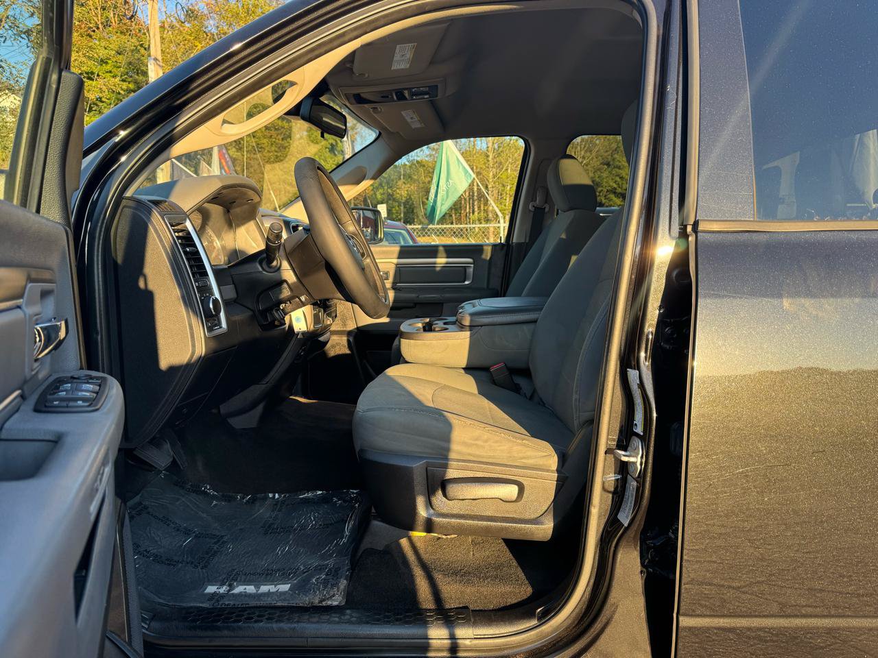 Used 2016 RAM 2500 SLT AWD/4WD image 10