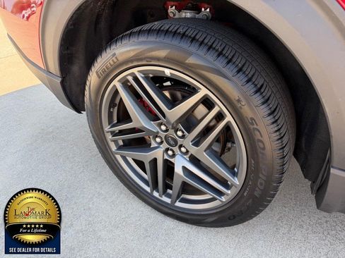 Used 2025 Ford Explorer ST-Line w/ ST-Line Street Pack AWD/4WD image 23
