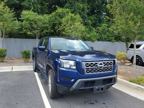 Used 2023 Nissan Frontier SV RWD image 3