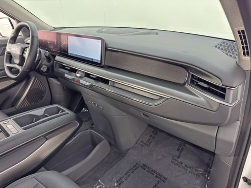 Used 2024 Kia EV9 Light image 13