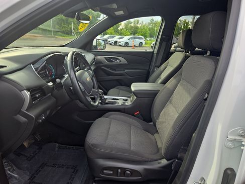 Used 2023 Chevrolet Traverse LT AWD/4WD image 14