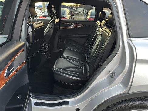 Used 2017 Lincoln MKX Reserve w/ Lincoln MKX Climate Package image 9