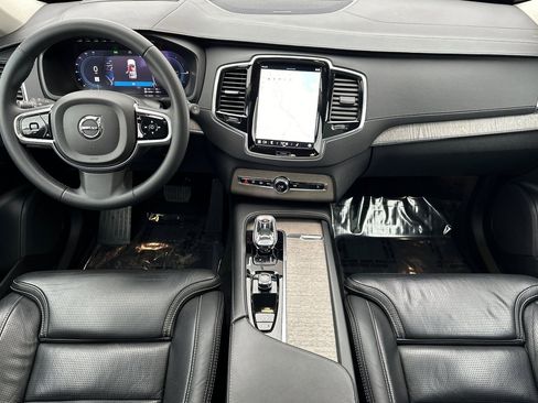 Certified 2023 Volvo XC90 T8 Ultimate image 3