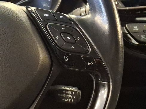 Used 2021 Toyota C-HR XLE FWD image 21