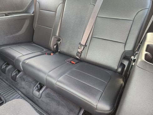 Used 2022 Chevrolet Traverse High Country image 32