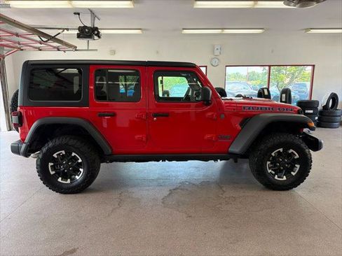 Certified 2025 Jeep Wrangler Unlimited Rubicon 4xe w/ Convenience Group AWD/4WD image 30