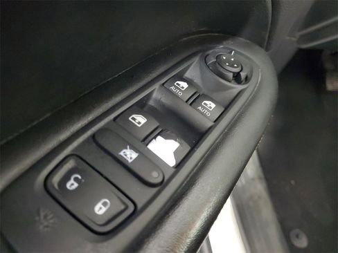 Used 2021 Jeep Compass Latitude w/ Sun and Sound Group image 15