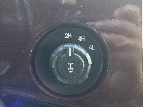 Used 2011 Ford F250 Lariat w/ Lariat Interior Pkg image 22