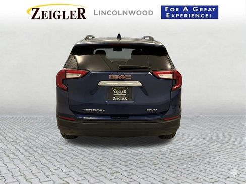 Used 2022 GMC Terrain SLE w/ Driver Convenience Package AWD/4WD image 9