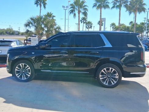 Used 2025 Cadillac Escalade Premium Luxury w/ Touring Package image 4