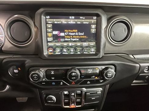 Used 2023 Jeep Wrangler Unlimited w/ 8.4" Radio Group AWD/4WD image 21