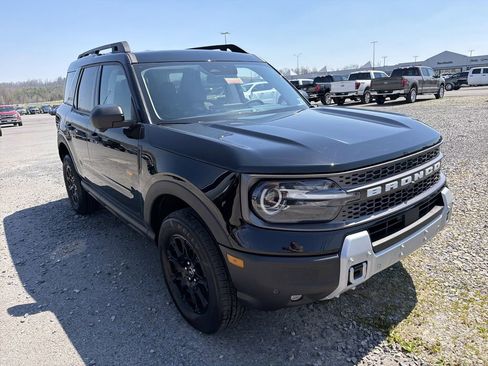 Used 2025 Ford Bronco Sport Badlands AWD/4WD image 3