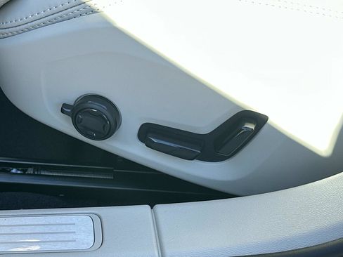 New 2026 Volvo V60 B5 Cross Country Ultra w/ Climate Package image 15