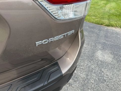 Used 2022 Subaru Forester Premium AWD/4WD image 40