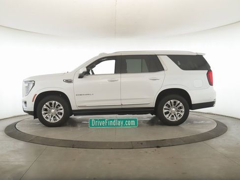 Used 2025 GMC Yukon Denali w/ Sun & Power Step Package image 9