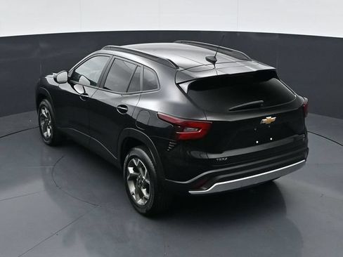 Used 2025 Chevrolet Trax LT w/ LT Convenience Package FWD image 37