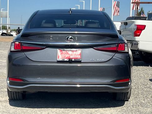 Used 2025 Lexus ES 300h w/ Premium Package FWD image 8