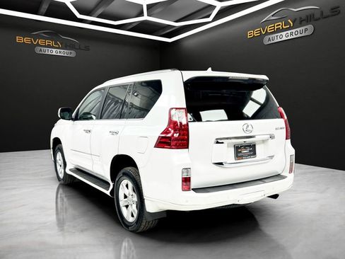 Used 2011 Lexus GX 460 w/ Comfort Plus Pkg image 3