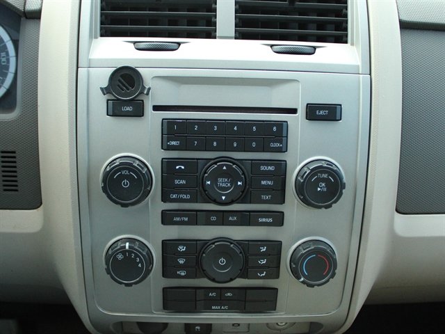 Used 2010 Ford Escape XLT AWD/4WD image 20