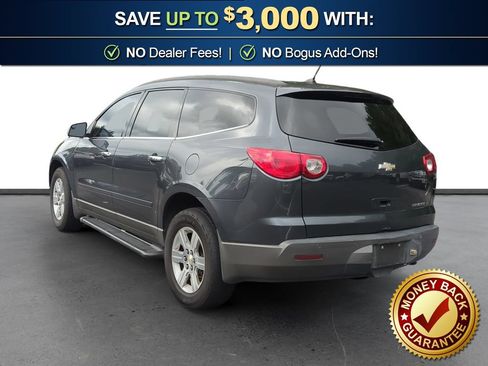 Used 2011 Chevrolet Traverse LT FWD image 4