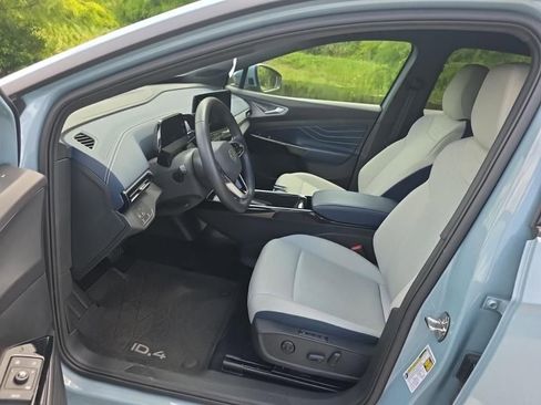 Used 2024 Volkswagen ID.4 S RWD image 6