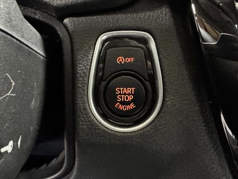 Used 2017 BMW 320i Sedan image 18