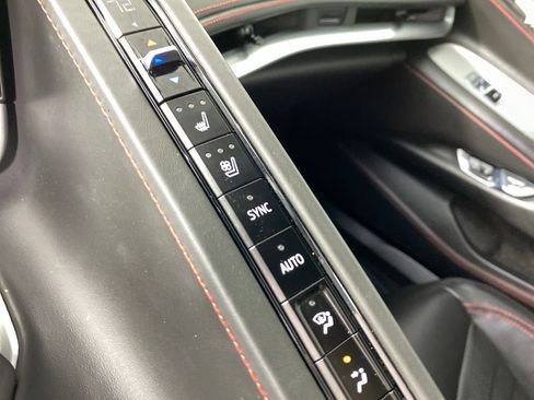 Used 2021 Chevrolet Corvette Stingray Premium Cpe w/ Z51 Performance Package image 22