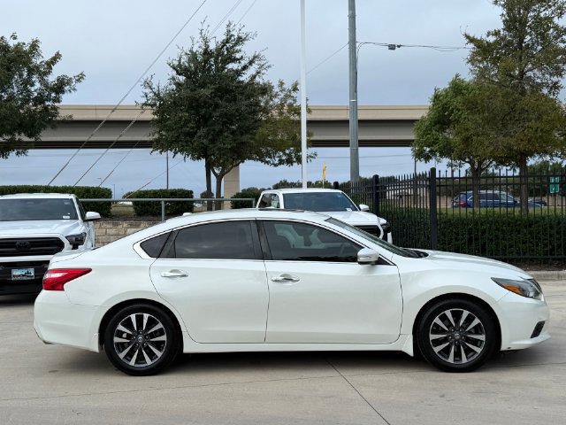 Used 2017 Nissan Altima 2.5 SL w/ 2.5 Technology Package FWD image 5