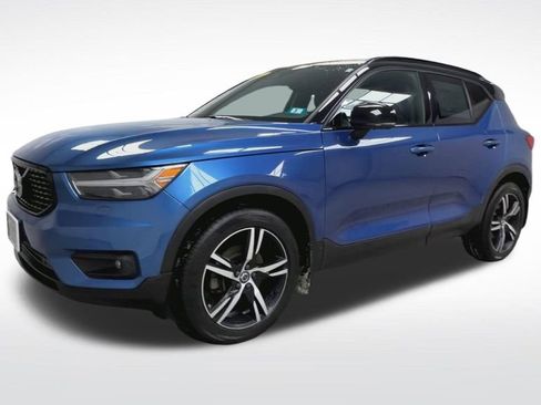 Used 2021 Volvo XC40 T5 R-Design w/ Protection Package Premier image 4