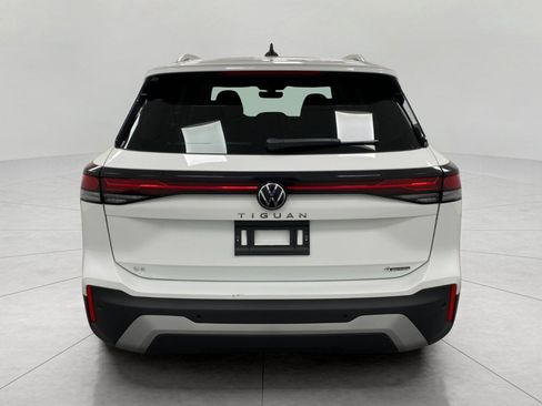 Certified 2026 Volkswagen Tiguan SE AWD/4WD image 4