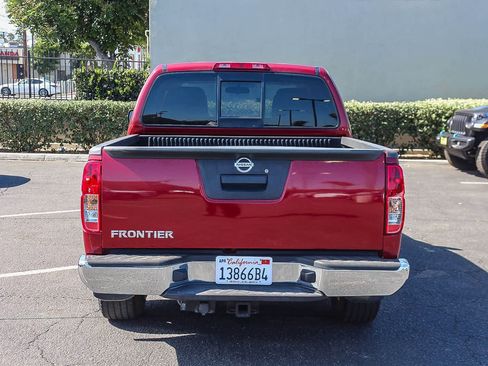 Used 2017 Nissan Frontier SV RWD image 6