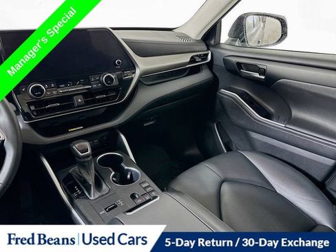 Used 2023 Toyota Highlander L image 24
