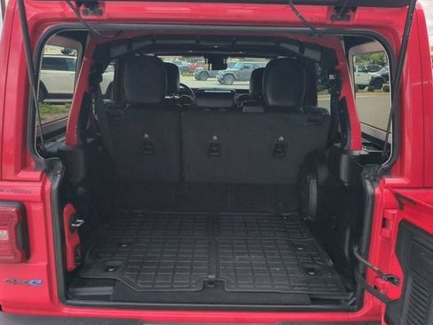 Used 2025 Jeep Wrangler Unlimited Rubicon 4xe AWD/4WD image 13