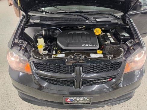 Used 2018 Dodge Grand Caravan SE FWD image 35