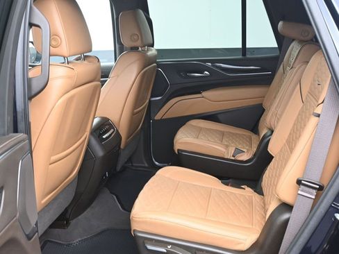 Used 2021 Cadillac Escalade Sport w/ Driver Assist Tech Package AWD/4WD image 13