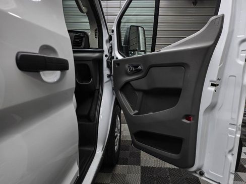 Used 2024 Ford Transit 250 Low Roof w/ Exterior Upgrade Package RWD image 29