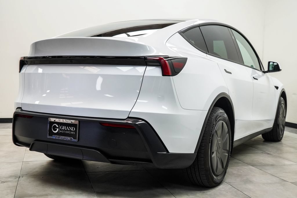 Used 2026 Tesla Model Y 2WD image 13