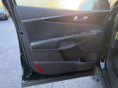 Used 2018 Kia Sorento LX image 10