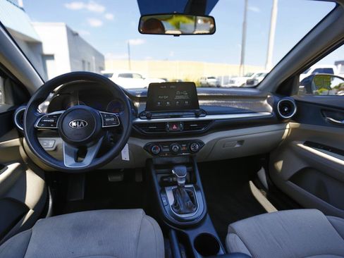 Used 2020 Kia Forte LXS FWD image 11