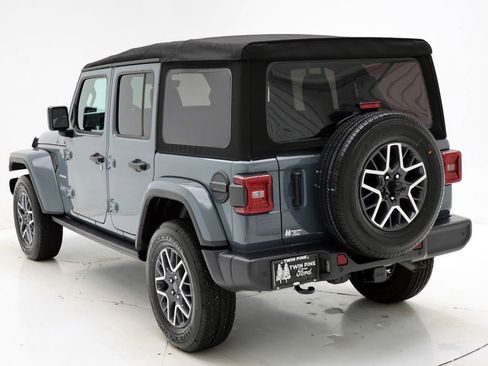 Used 2024 Jeep Wrangler Sahara w/ Technology Group image 7