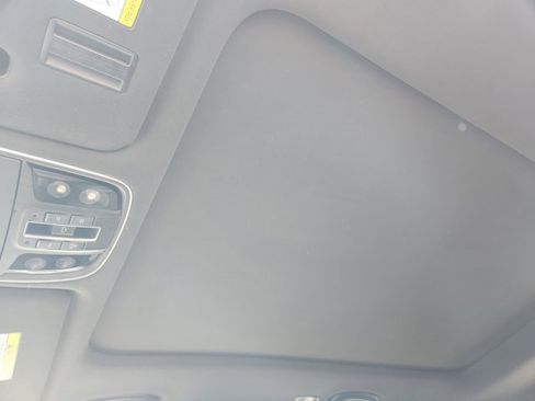 Used 2018 Kia Sorento SX image 25